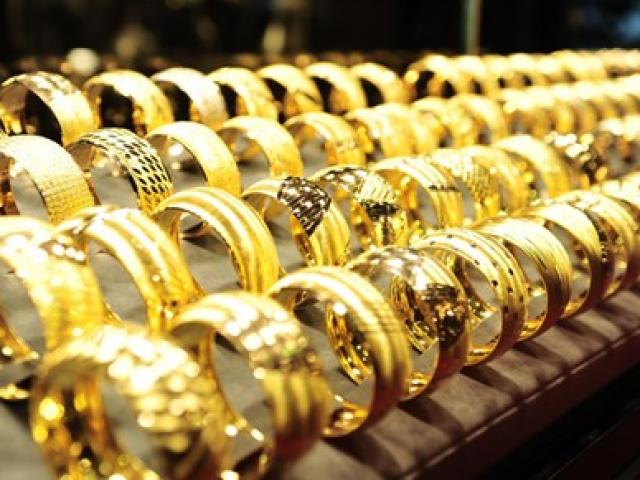 Tài chính - Bất động sản - Giá vàng hôm nay 25/8: Tiếp tục giảm sâu