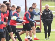 Bóng đá - MU có 2 đội hình: Cơn đau đầu dễ chịu của Mourinho