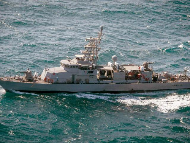 Thế giới - Hải quân Mỹ bắn 3 phát đạn cảnh cáo tàu Iran "quấy rối"