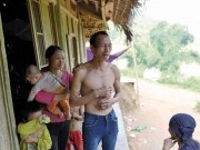 Tin tức trong ngày - Vụ sập hầm vàng: Đau lòng bố tự tay bới tìm xác con