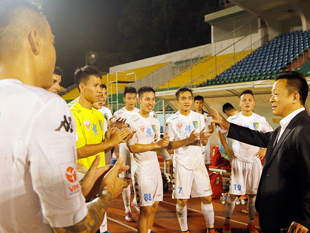 Bóng đá - Bầu Hiển cười tươi, khen cả Hà Nội T&T lẫn Sài Gòn FC