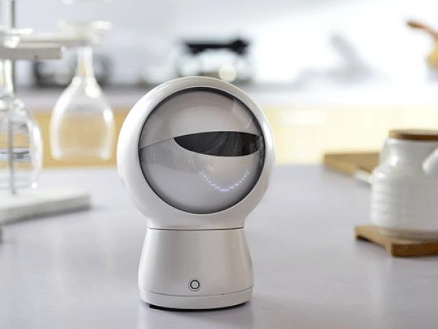 Phi thường - kỳ quặc - Robot đáng sợ biết "điều khiển" trẻ em