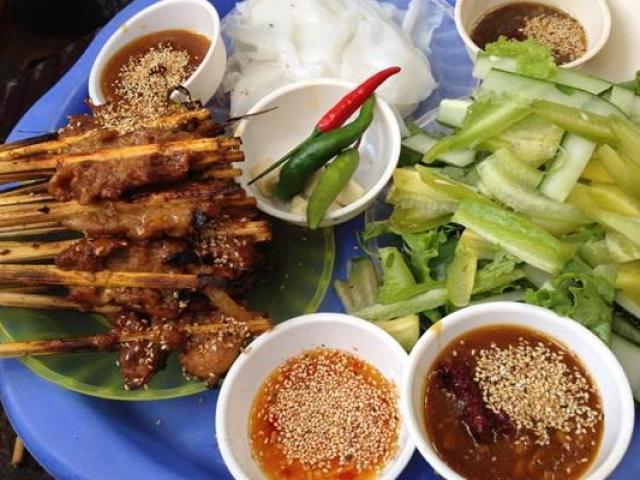 Ẩm thực - Bánh ít thịt nướng món "best seller" ở phố Hội