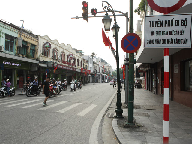 Tin tức trong ngày - Ngắm phố quanh Hồ Gươm trước ngày thành "không gian đi bộ"
