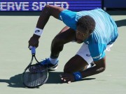 Thể thao - Monfils suýt bị đồng hồ đè gãy chân ở US Open