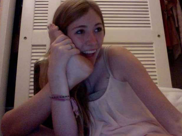 Tranh vui - Anh em té ghế với "muôn hình vạn trạng" của chị em