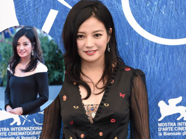 Phim - Triệu Vy bị la ó vì ăn mặc quá xấu chốn đông người