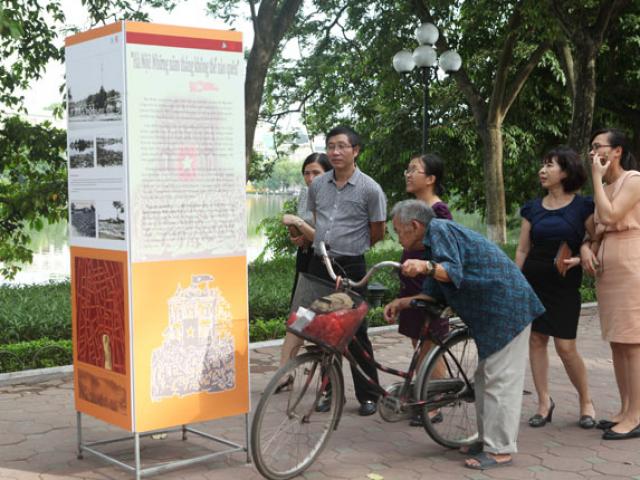 Tin tức trong ngày - "Không gian đi bộ" Hồ Gươm nhộn nhịp trước giờ cấm xe