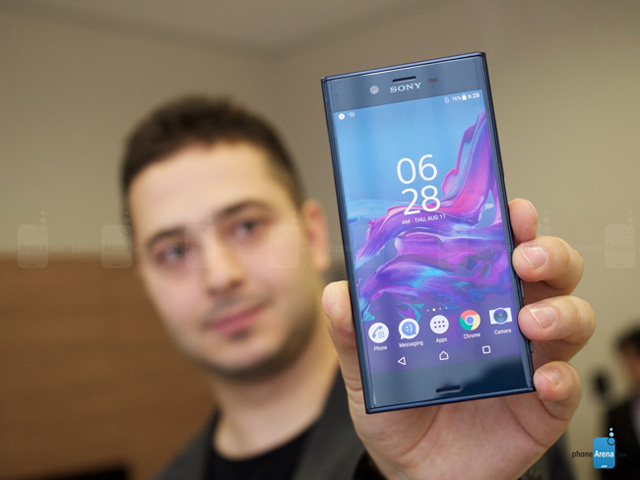 Dế sắp ra lò - Trên tay Sony Xperia XZ vừa ra mắt, camera chính 23MP