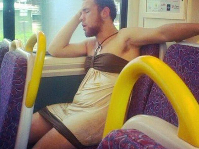 Cười 24H - Những phong cách thời trang không sợ "đụng hàng"