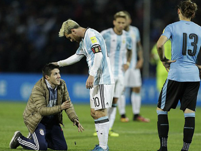 Neymar trả băng đội trưởng, Messi thì sao?