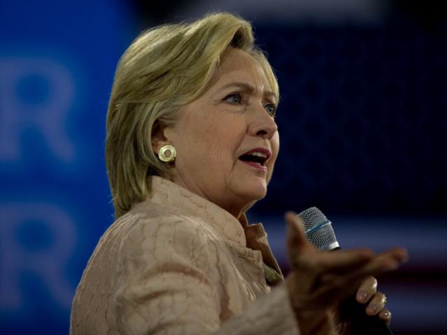 Thế giới - FBI công bố bí mật về bê bối thư cá nhân của bà Clinton