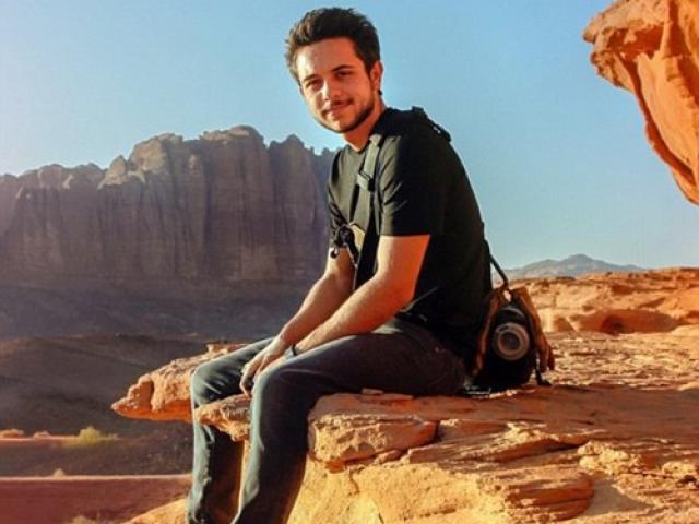 Bạn trẻ - Cuộc sống - Hoàng tử Jordan gây "sốt"’ vì đẹp trai như tài tử