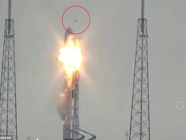Thế giới - Người ngoài hành tinh "bức tử" tên lửa Falcon 9 trên bệ phóng?