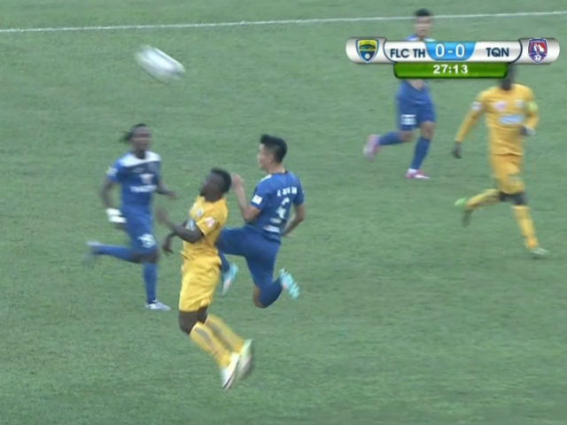 Bóng đá - FLC Thanh Hóa - T.QN: 2 thẻ đỏ, 2 thủ môn khó hiểu