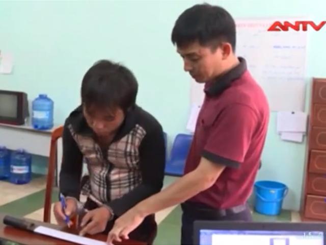 Video An ninh - Công an phường bị chém vì cản “ngáo đá”… đi dạo