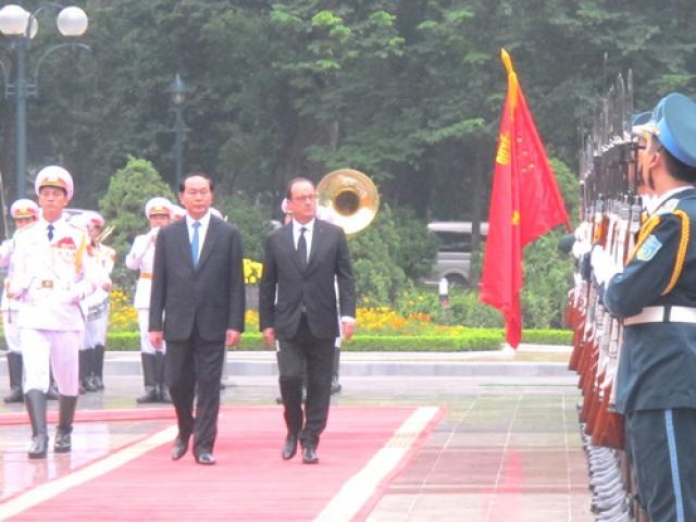 Tin tức trong ngày - Chủ tịch nước Trần Đại Quang đón Tổng thống Pháp
