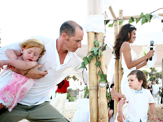 Tranh vui - Đám cưới - nơi diễn ra những hình ảnh cực kỳ hài hước