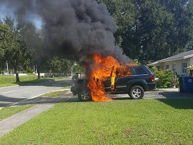 Dế sắp ra lò - Samsung Galaxy Note 7 bị nổ làm cháy xe Jeep tại Mỹ