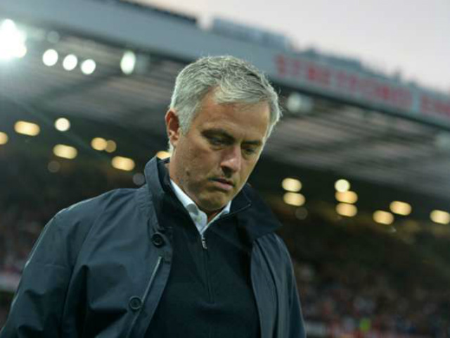Bóng đá - Thua trận, Mourinho đổ lỗi cho các cầu thủ và trọng tài