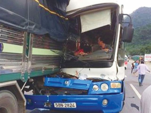 Tin tức trong ngày - Ủy ban ATGT Quốc gia khẳng định tài xế Bắc có công cứu người