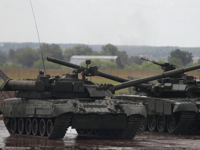 Thế giới - Dàn tăng T-14 Armata Nga lần đầu khai hỏa khoe uy lực