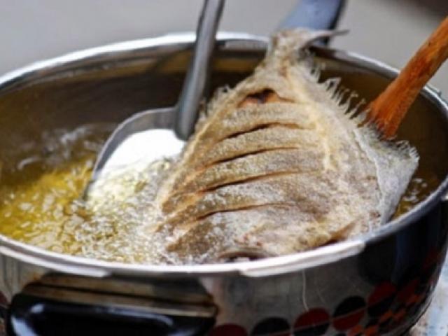 Sức khỏe đời sống - Gia đình Việt nên dùng dầu ăn hay mỡ động vật để tốt cho sức khỏe?