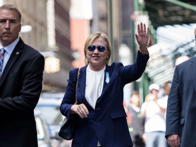 Thế giới - "Kẻ thù" lớn nhất khiến bà Clinton có nguy cơ mất trắng