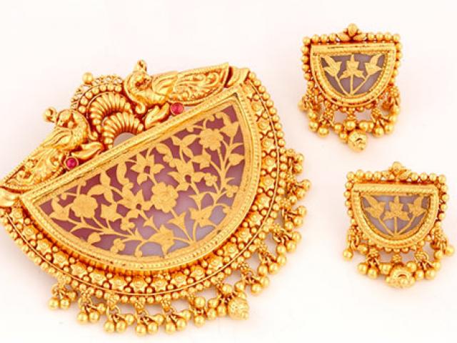 Tài chính - Bất động sản - Giá vàng chiều 15/9: Bất ngờ giảm mạnh