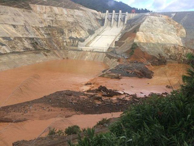 Tin tức trong ngày - Bất thường việc đóng cửa van hầm dẫn dòng thủy điện Sông Bung 2