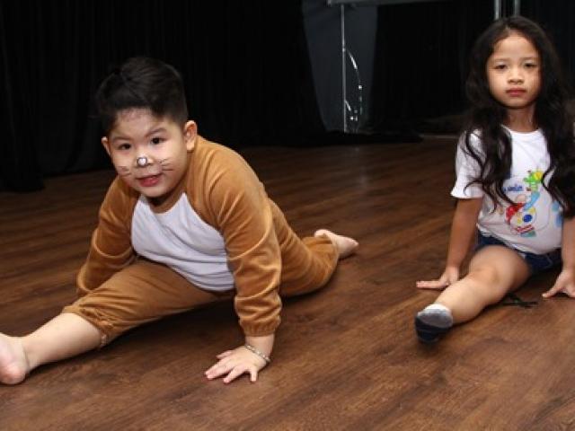 Ca nhạc - MTV - Dàn sao "Người hùng tí hon" gây chú ý trong MV 300 triệu