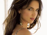 Người mẫu - Hoa hậu - 3 kiểu trang điểm hút hồn của siêu mẫu Irina Shayk