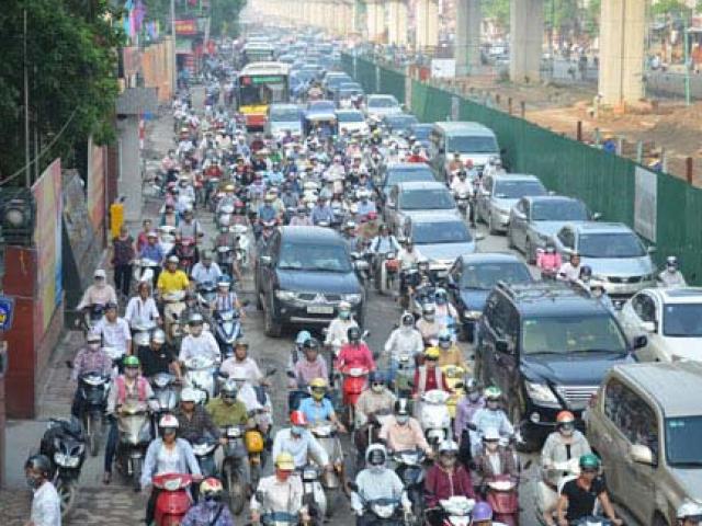 HN đề xuất cấm xe máy ngoại tỉnh vào thành phố theo giờ