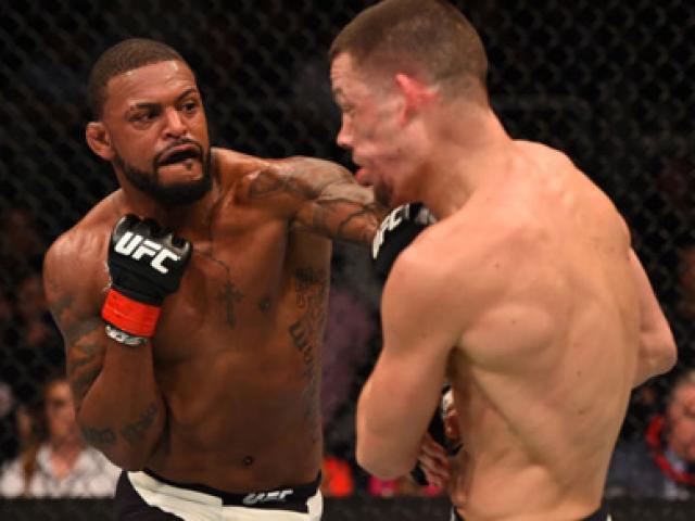 Thể thao - UFC: Khán giả chưa ấm chỗ, võ sĩ đã ăn đòn chí tử