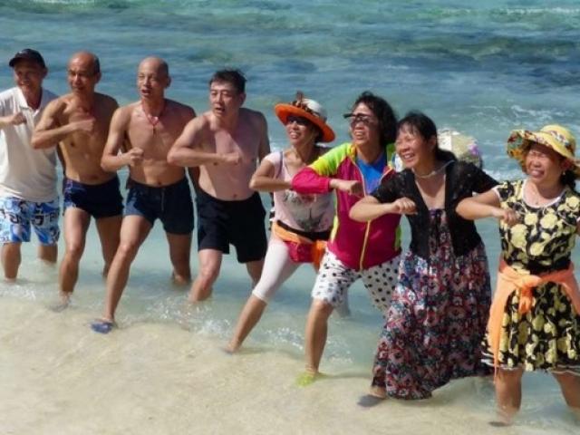 Thế giới - TQ kiếm tiền từ du lịch trái phép ở Biển Đông thế nào?