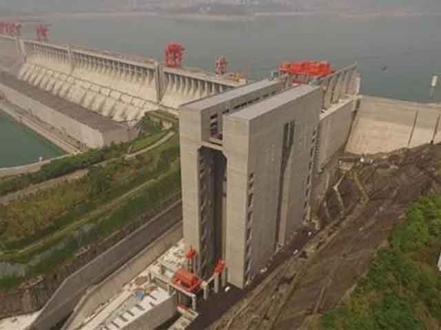 Thế giới - Xem thang máy nâng tàu lớn nhất thế giới vận hành ở TQ