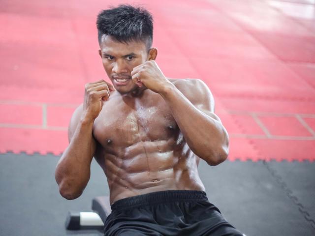 Thể thao - "Hoàng tử Muay Thái" tập điên cuồng chờ hạ nhà vô địch