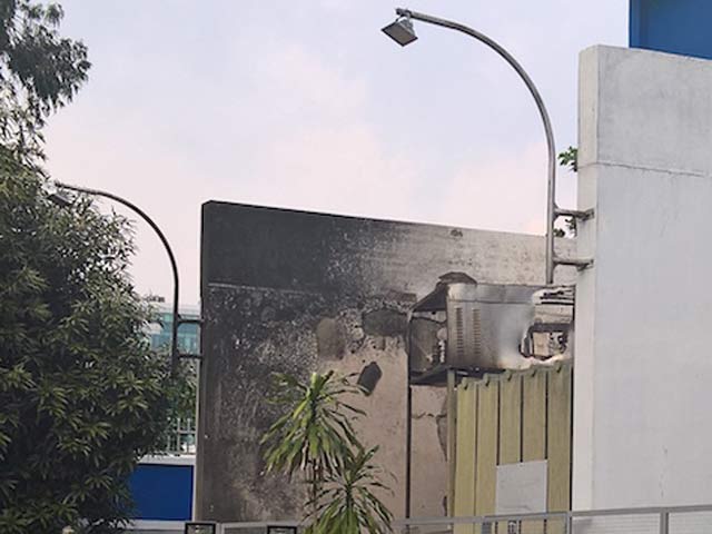 Tin tức trong ngày - TP.HCM: Nổ trạm biến áp trong mưa, dân vứt xe bỏ chạy