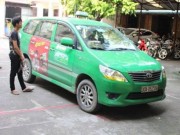 Pháp luật - Cảnh sát truy đuổi taxi chở ma túy bỏ chạy trên quốc lộ