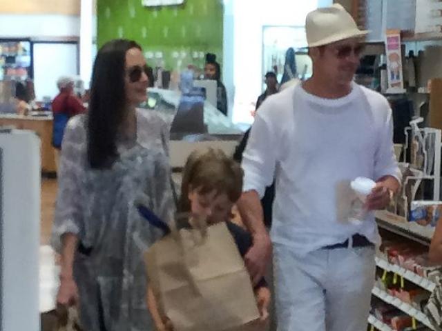 Phim - Loạt ảnh hạnh phúc cuối cùng của Angelina Jolie - Brad Pitt