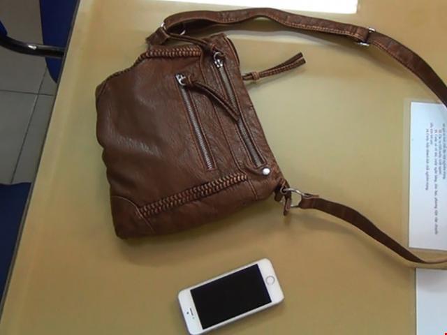 Pháp luật - Tên cướp té xe khi nữ du khách Anh giằng túi xách