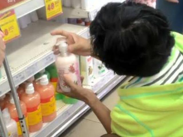 Thị trường - Tiêu dùng - Nhiều sản phẩm nước rửa tay ở VN chứa chất nguy hiểm