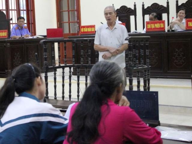 Pháp luật - Xử "yêu râu xanh" 68 tuổi: Xót xa con trẻ phải làm mẹ