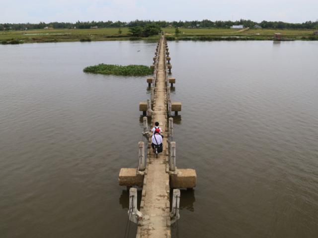 Tin tức trong ngày - Hàng chục người vĩnh viễn ra đi tại cầu “vĩnh biệt”