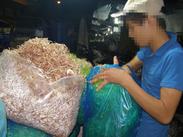 Thị trường - Tiêu dùng - Rau muống, bắp chuối “ăn” hóa chất