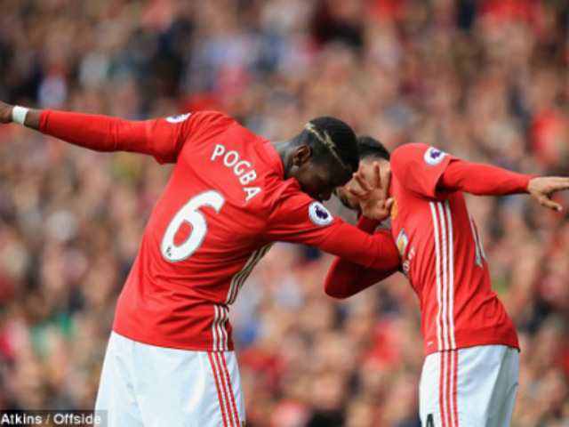 Bóng đá - Ảnh: MU tưng bừng mở tiệc "hạ bệ" nhà vô địch