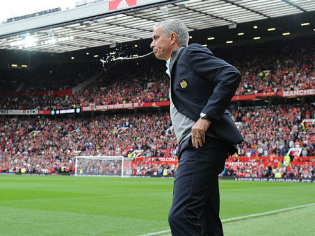 Bóng đá - MU thắng đậm, Mourinho "xoa dịu" Rooney