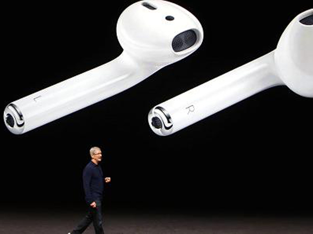 Tai nghe AirPods của iPhone 7 bị cáo buộc tồn tại bức xạ