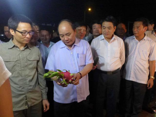 Tin tức trong ngày - Thủ tướng bất ngờ "vi hành" chợ Long Biên, ruộng rau HN