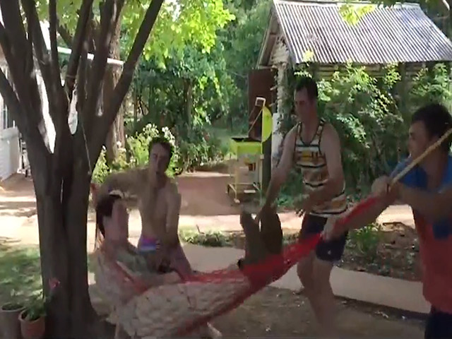 Video Clip Cười - Cười rớt hàm với những tai nạn cùng võng